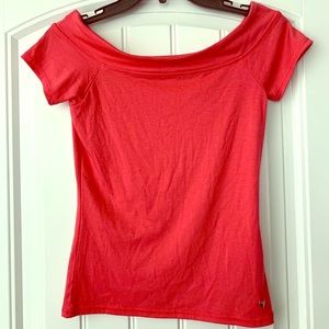 Off the shoulder pink Guess top NWOT